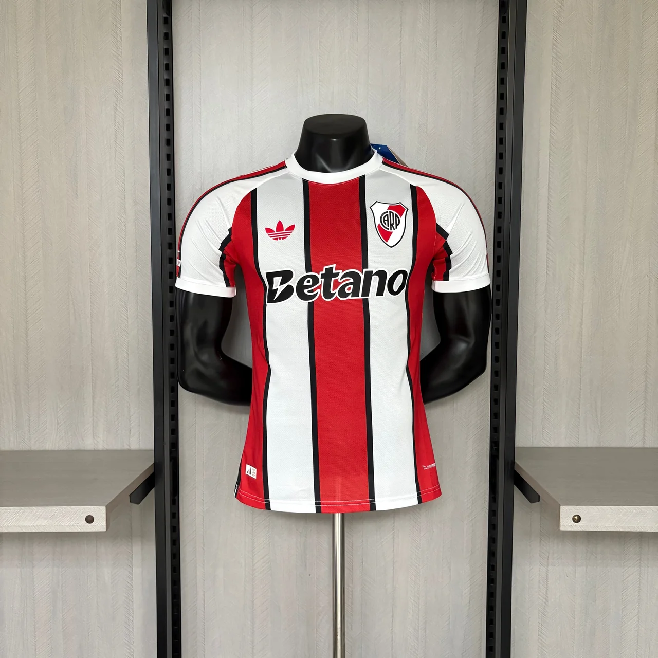 River Plate Edición Especial Rayas Rojas y Blancas 2026-27 Versión Jugador, foto 1